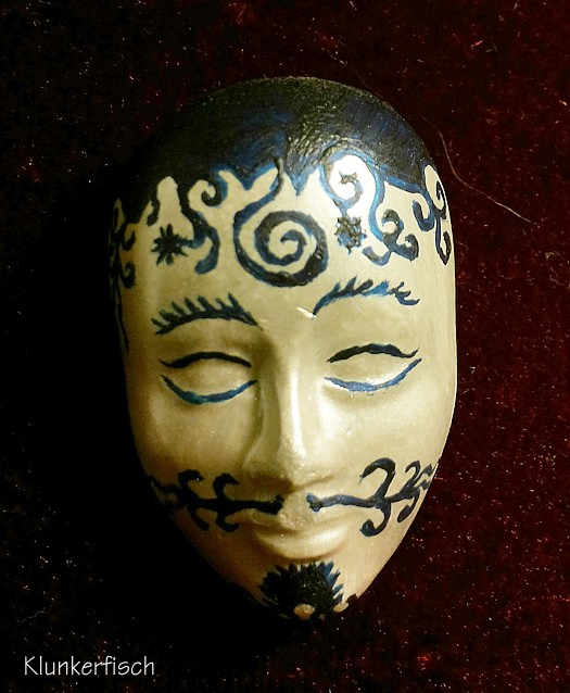 Masken-Brosche *Chinesischer Dali*