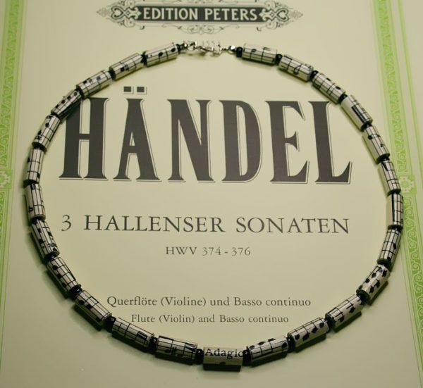 Halskette *Partitur* mit schwarzen Perlen