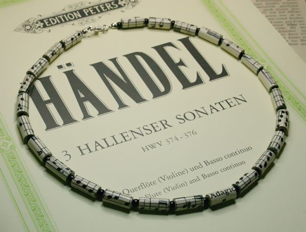 Halskette *Partitur* mit schwarzen Perlen