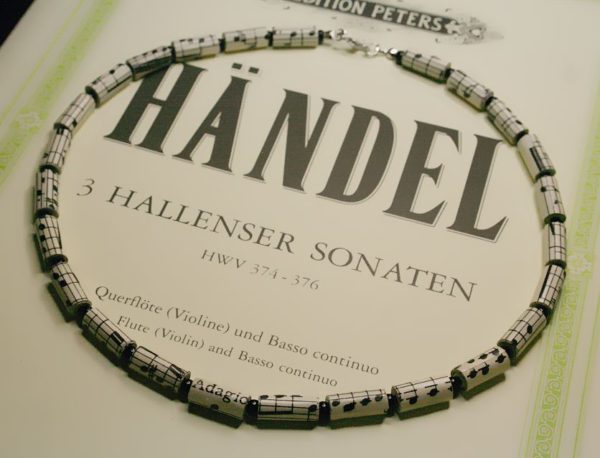 Halskette *Partitur* mit schwarzen Perlen