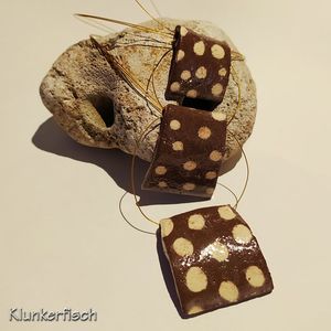 Herbstliche Halskette mit dreiteiligem Keramikanhänger