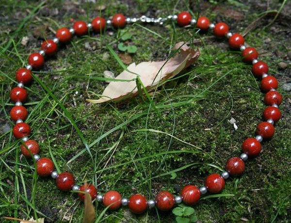 Collier aus Jaspis- und Silber-Perlen