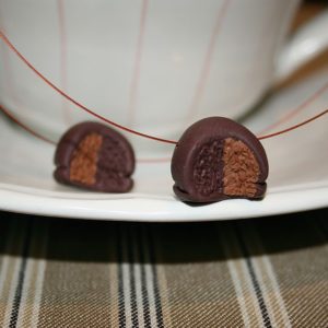Hallorenkugel-Halskette *Schoko-Schoko* an Kupfer