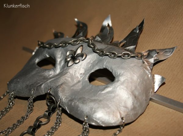 Venezianische Stab-Maske *Jeanne D'Arc*