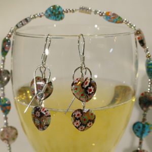 Ohrringe mit violetten Millefiori-Herzen