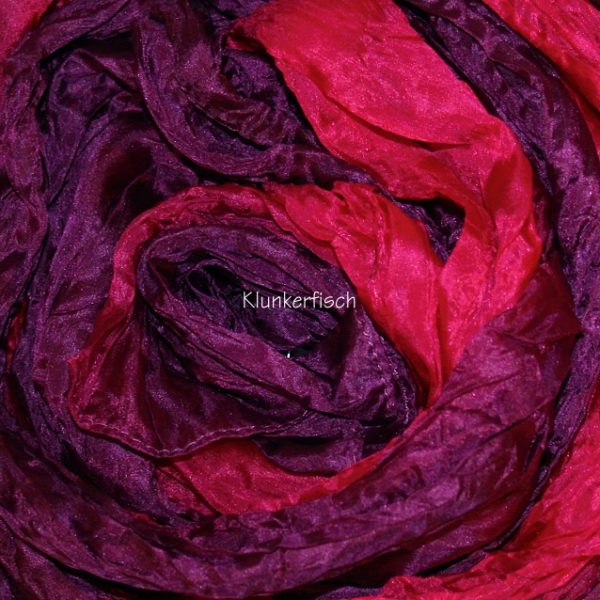 Tuch in Schalform aus Crinkle-Seide in Pink-Violett