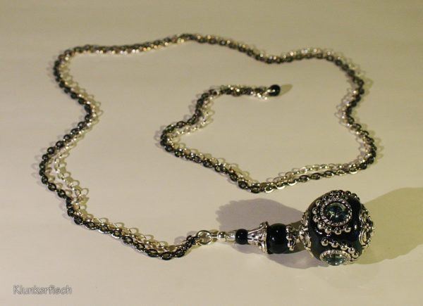Lange Halskette mit Kashmiri-Perlen-Anhänger *Harlekin*