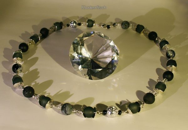 Glanzvolle Modul-Kette aus Glas- und Schmuckstein-Perlen