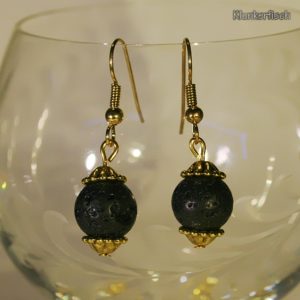 Schwarz und Gold! Ohrringe aus Lava-Perlen zwischen Blumen-Perlkappen