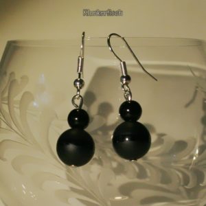Ohrringe aus Obsidian und Glasperlen