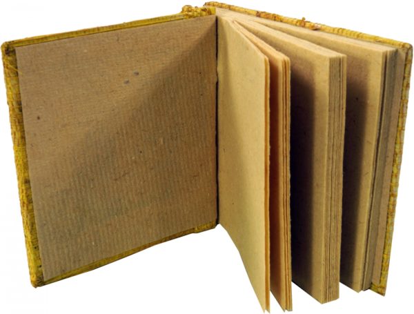 Notizbuch in Gelb mit Muschel-Dekoration
