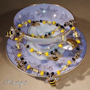 Bridgerton-Halskette "Bienenschwarm"