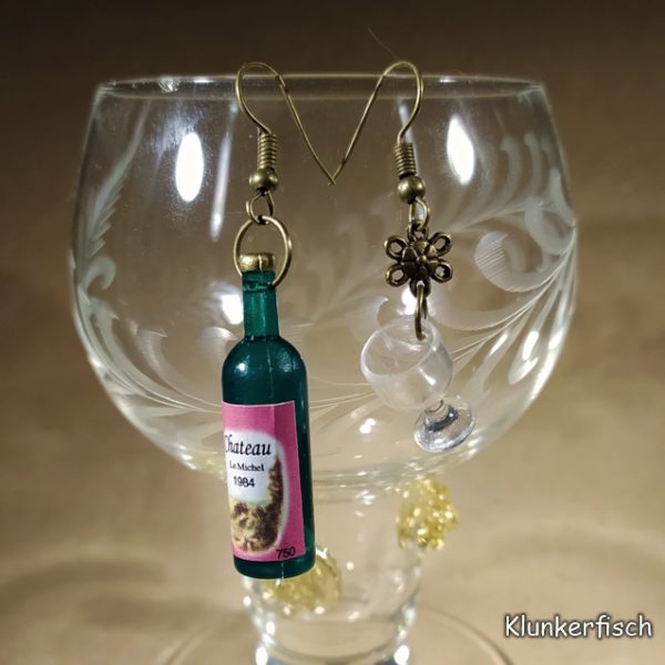Witzige Ohrringe für Wein-Genießerinnen: Weinflasche *Chateau* mit Weinglas