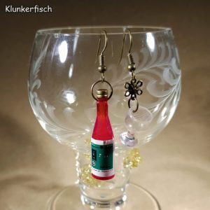 Witzige Ohrringe für Wein-Genießerinnen: Weinflasche in Rot mit Weinglas