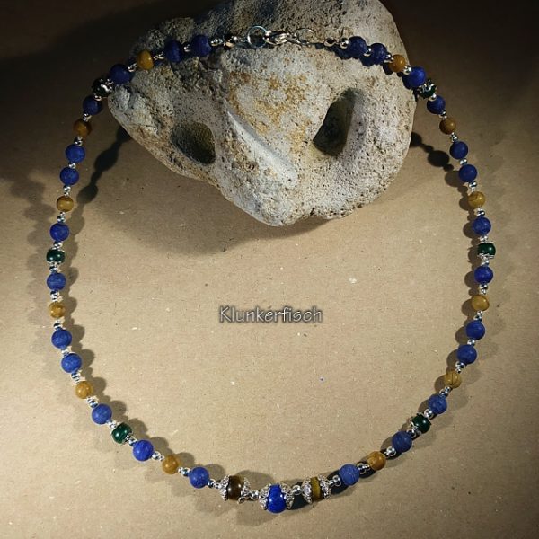 Zartes Collier aus Lapislazuli, Malachit, Tigerauge und versteinertem Holz