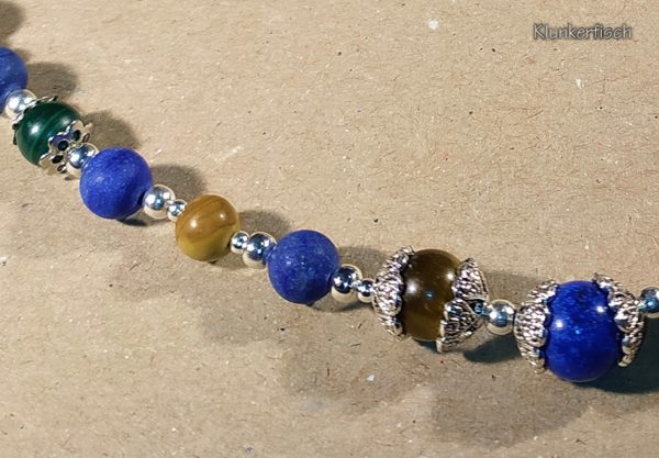 Zartes Collier aus Lapislazuli, Malachit, Tigerauge und versteinertem Holz