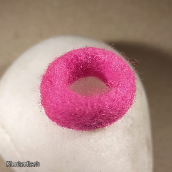 Filz-Ring in Neon-Pink