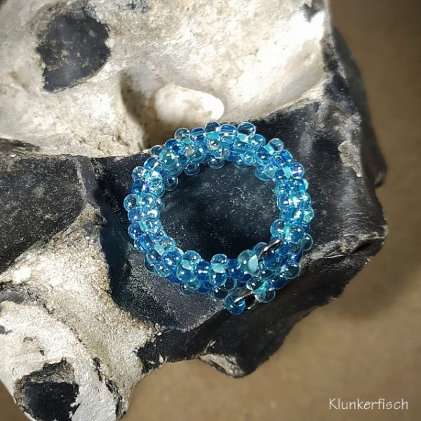 Wickel-Ring mit Glasperlen in Aqua-Blau