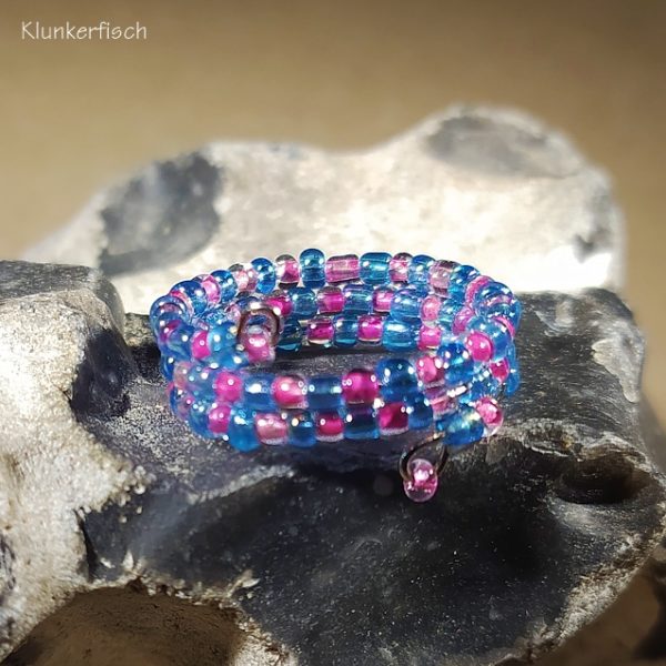 Wickel-Ring mit Glasperlen in Blau und Pink