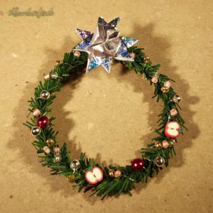 Weihnachtliche Brosche *Adventskranz* mit Fröbelstern
